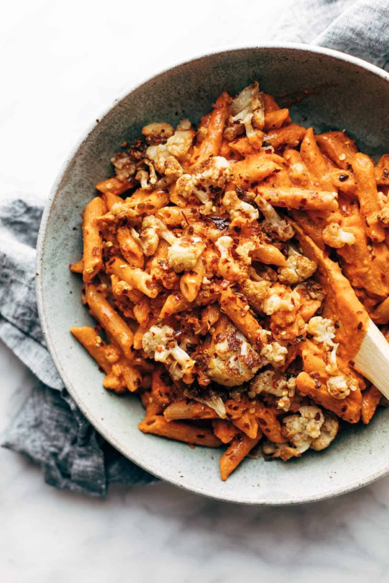 Read more about the article Red Pepper Cashew Pasta with Roasted Cauliflower