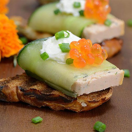 Read more about the article Smoked Salmon Mousse Cucumber Crostini Appetizers